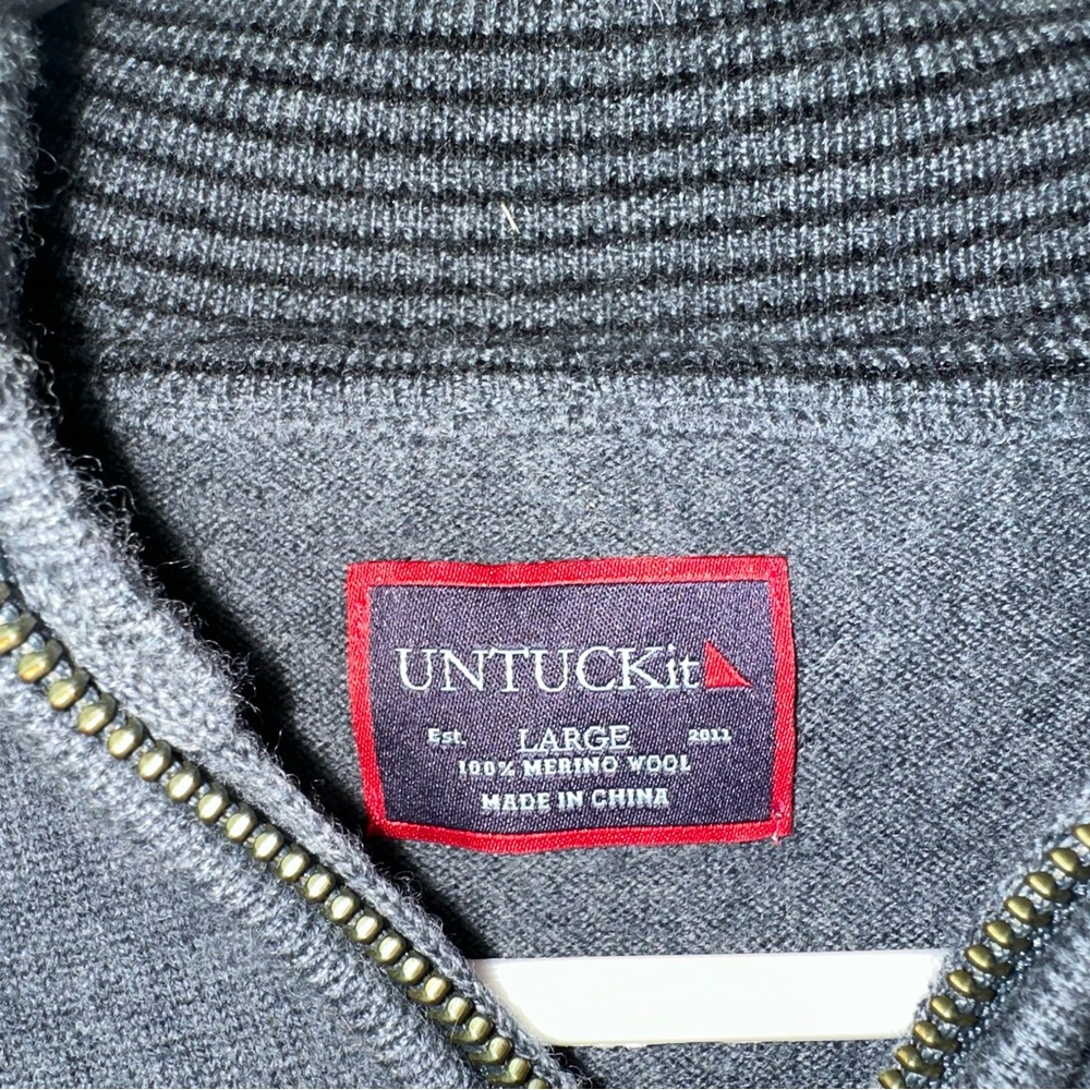 Untuckit men’s sweater